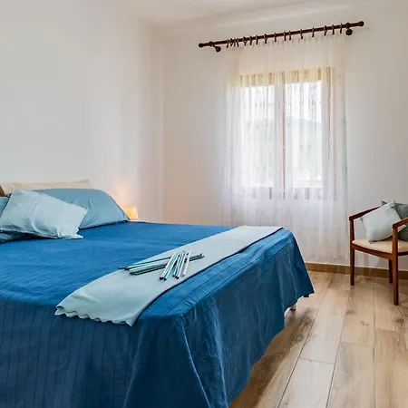 Trilocale Ricky Marina Di Campo Vakantiehuis